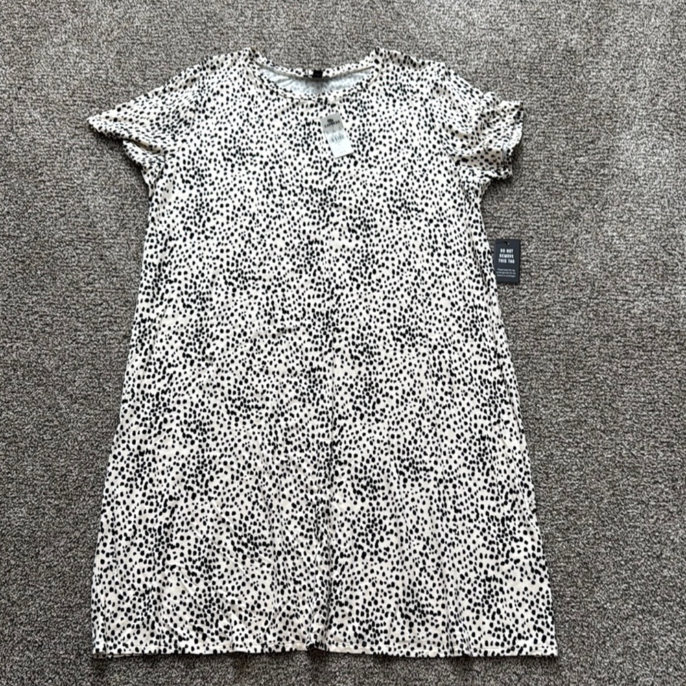 Express Black and White Sheath Mini Dress Crew Neck Short Sleeve, size Large
